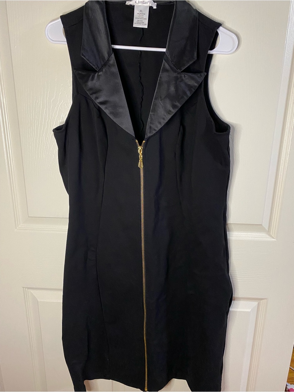 K Jordan Black Sleeveless Zip-Front Shift Dress with Satin Collar